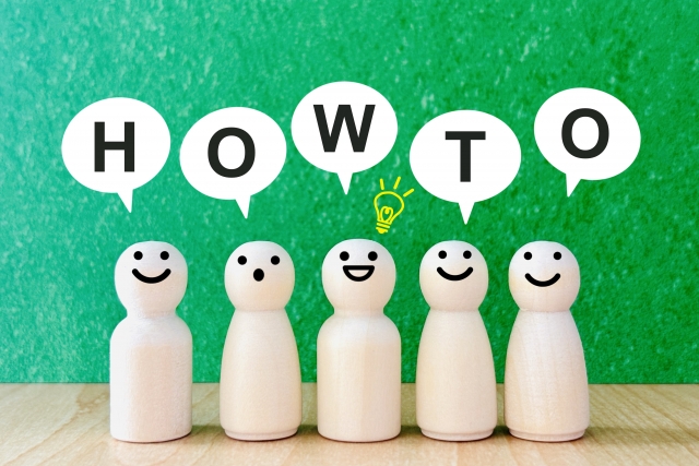 「HOW TO」と書かれた吹き出しと人物模型